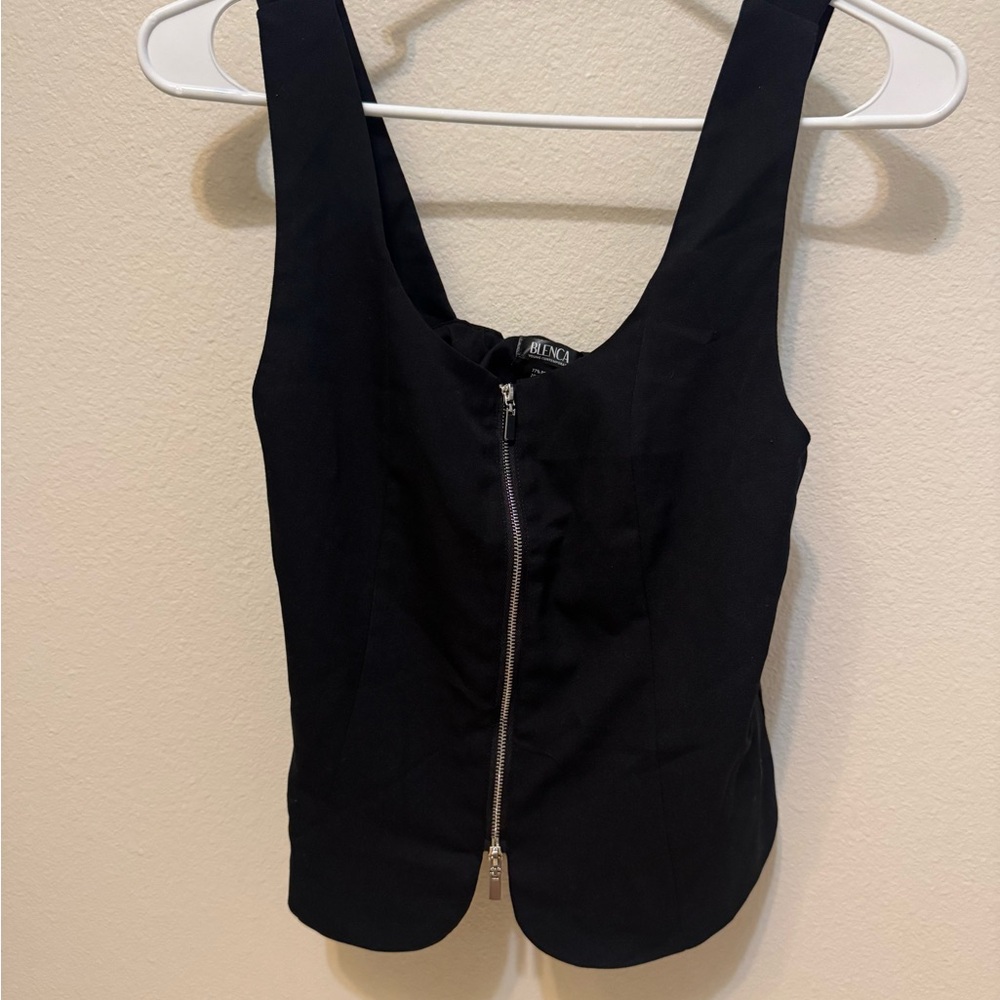 Elegant Black Zippered Women's Top